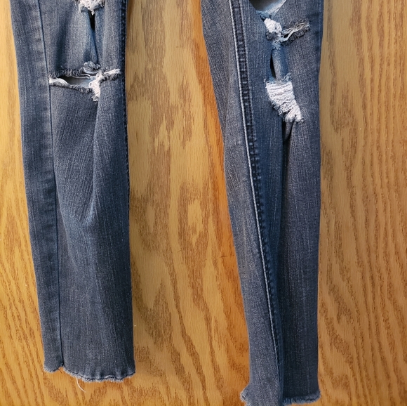 Cute skinny jeans/jeggings, distressed, holes, 3 button closure. Great Shape. - Picture 2 of 9